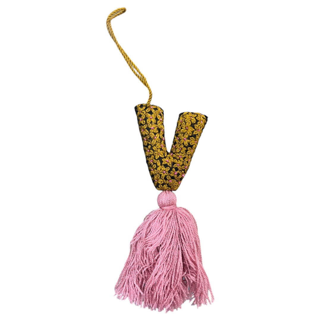 Small Letras Tassel